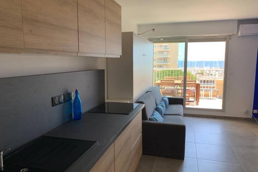 L'Effet Mer, Duplex Sur Le Port Avec Ses 2 Terrasses Vue Mer Hyères Exteriör bild