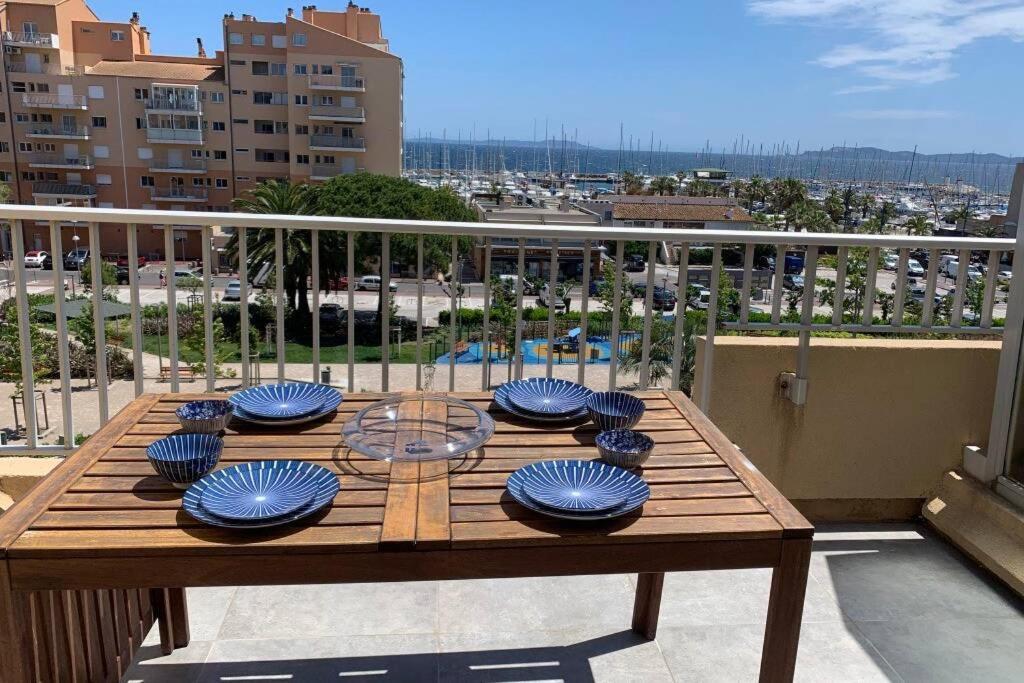 L'Effet Mer, Duplex Sur Le Port Avec Ses 2 Terrasses Vue Mer Hyères Exteriör bild